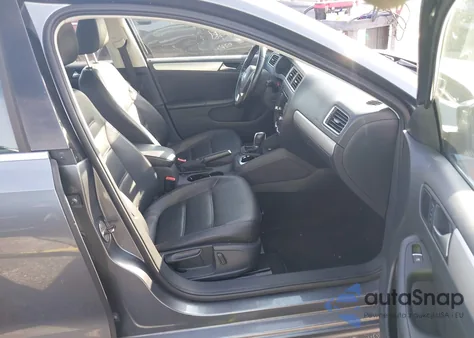 2014 Volkswagen Jetta 1.8T Se z USA, uszkodzony, nr VIN 3VWD07AJ9EM323286